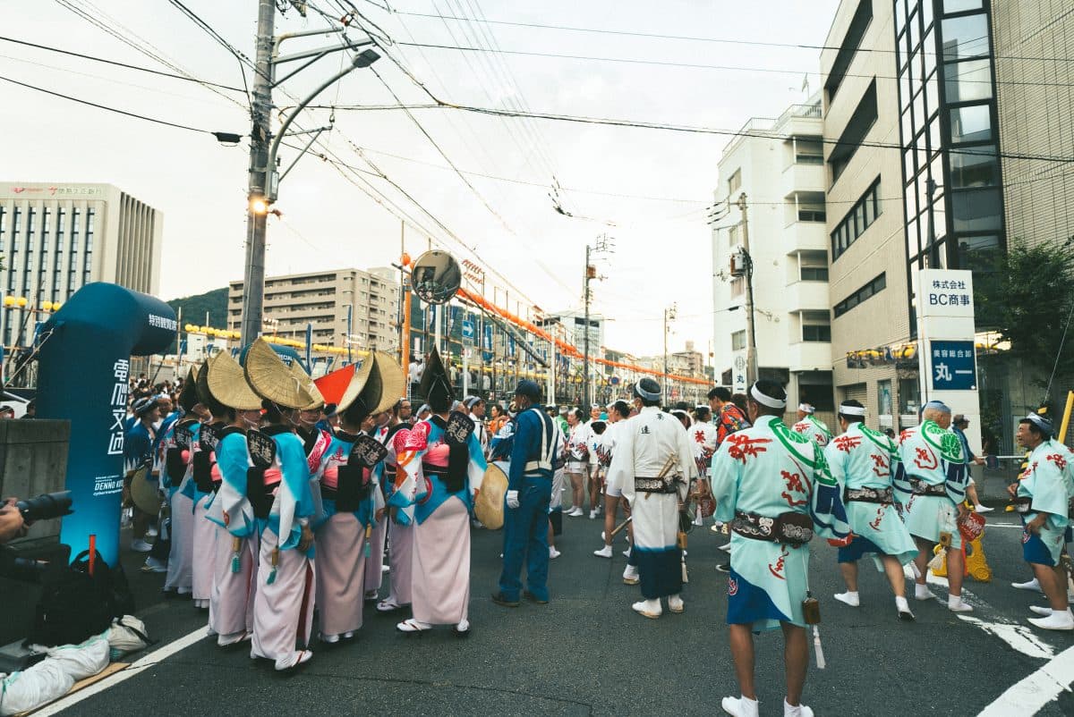 20mmレンズとモノクロ写真は相性良いかもね